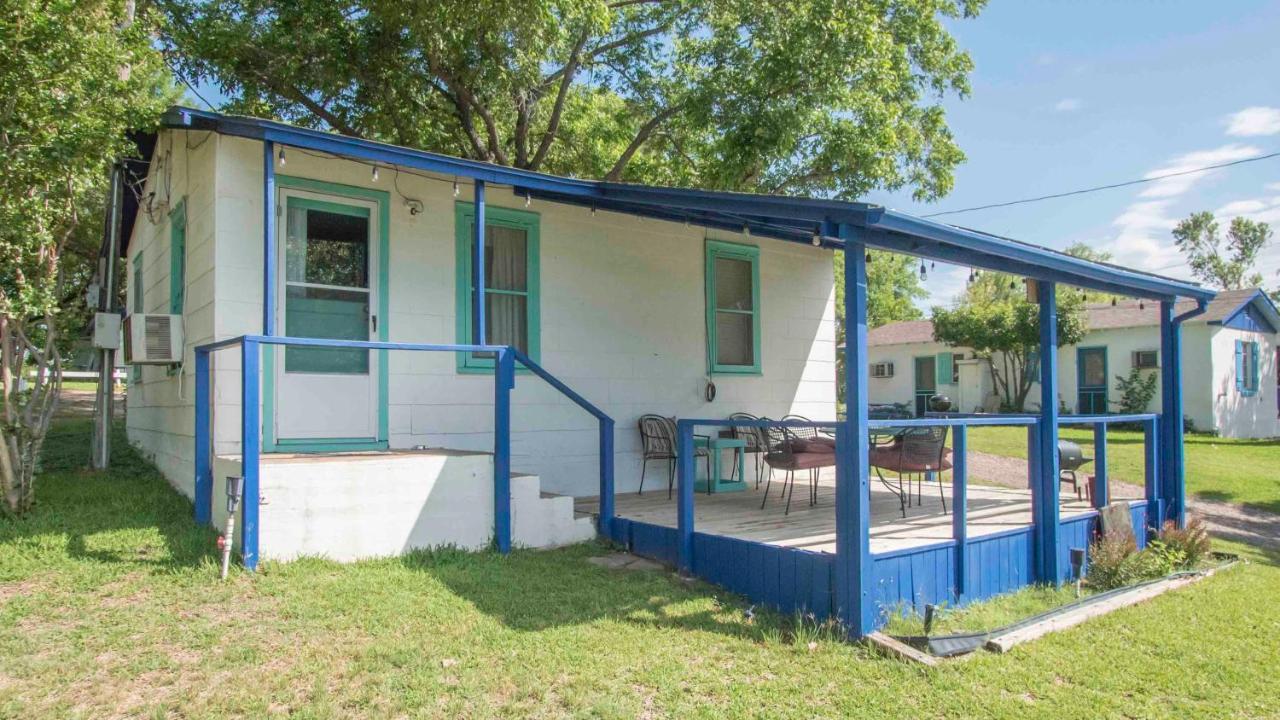 Valentine Lakeside Kingsland Exterior photo