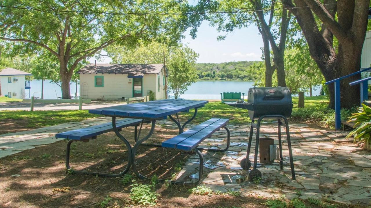 Valentine Lakeside Kingsland Exterior photo