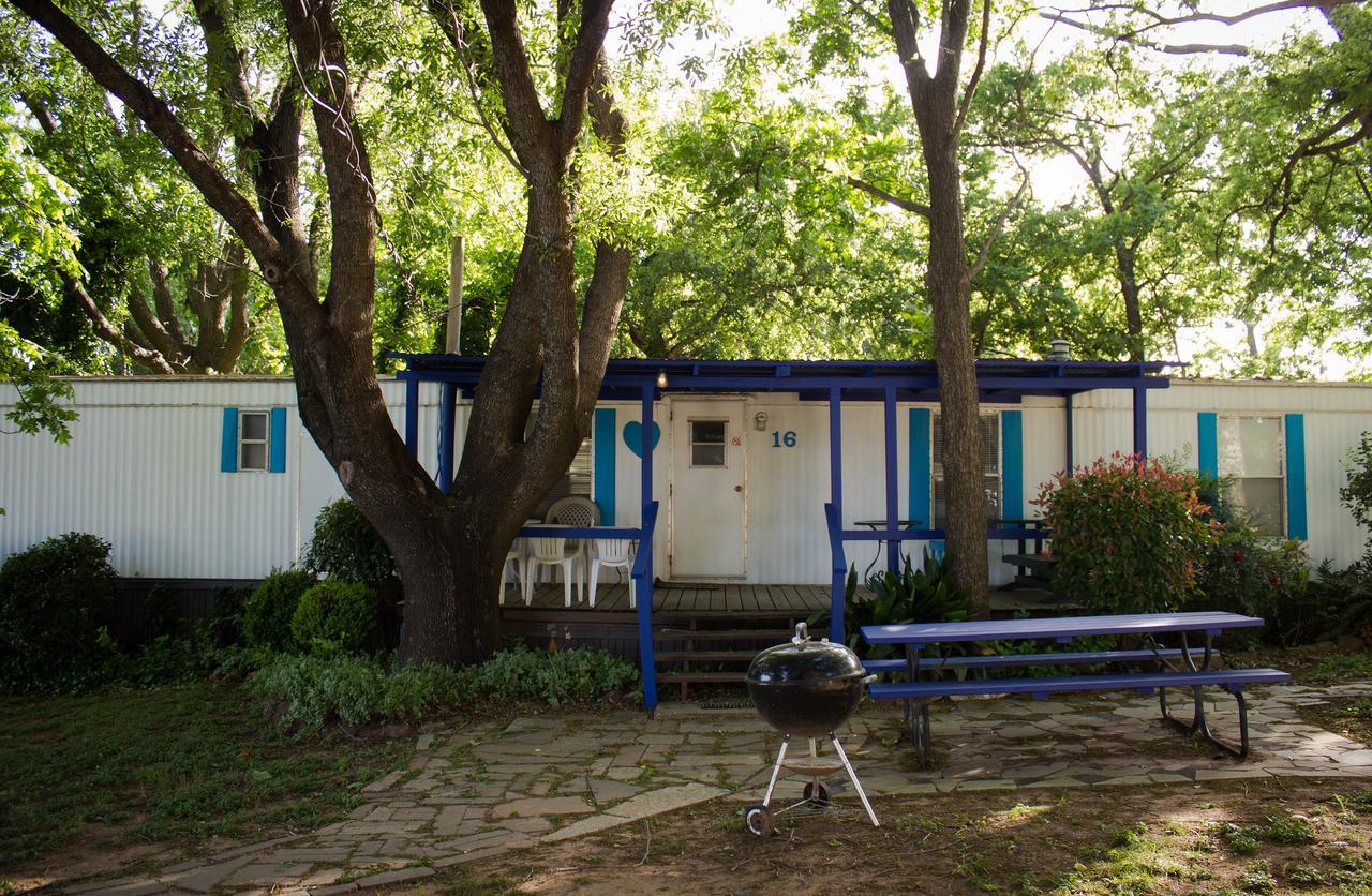 Valentine Lakeside Kingsland Exterior photo